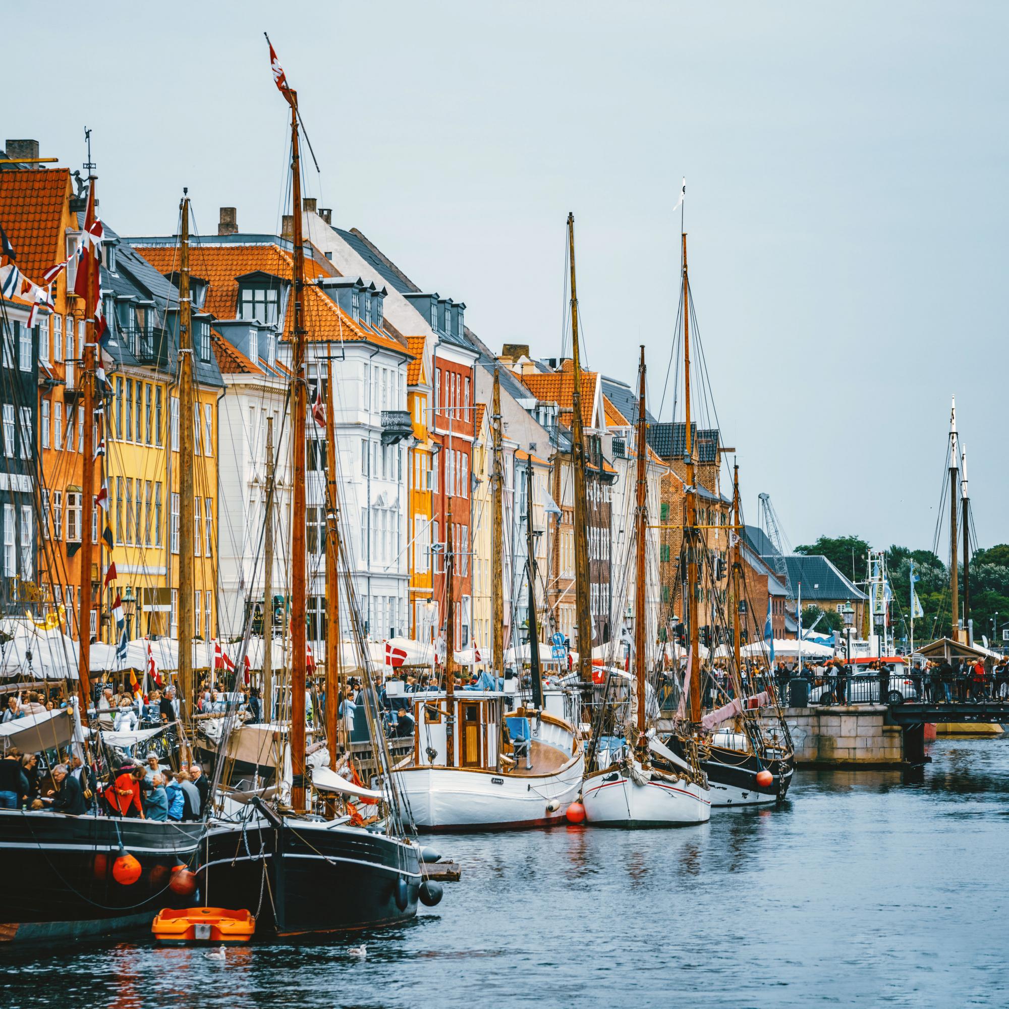 Bunte Häuser und Hafenflair in Kopenhagen