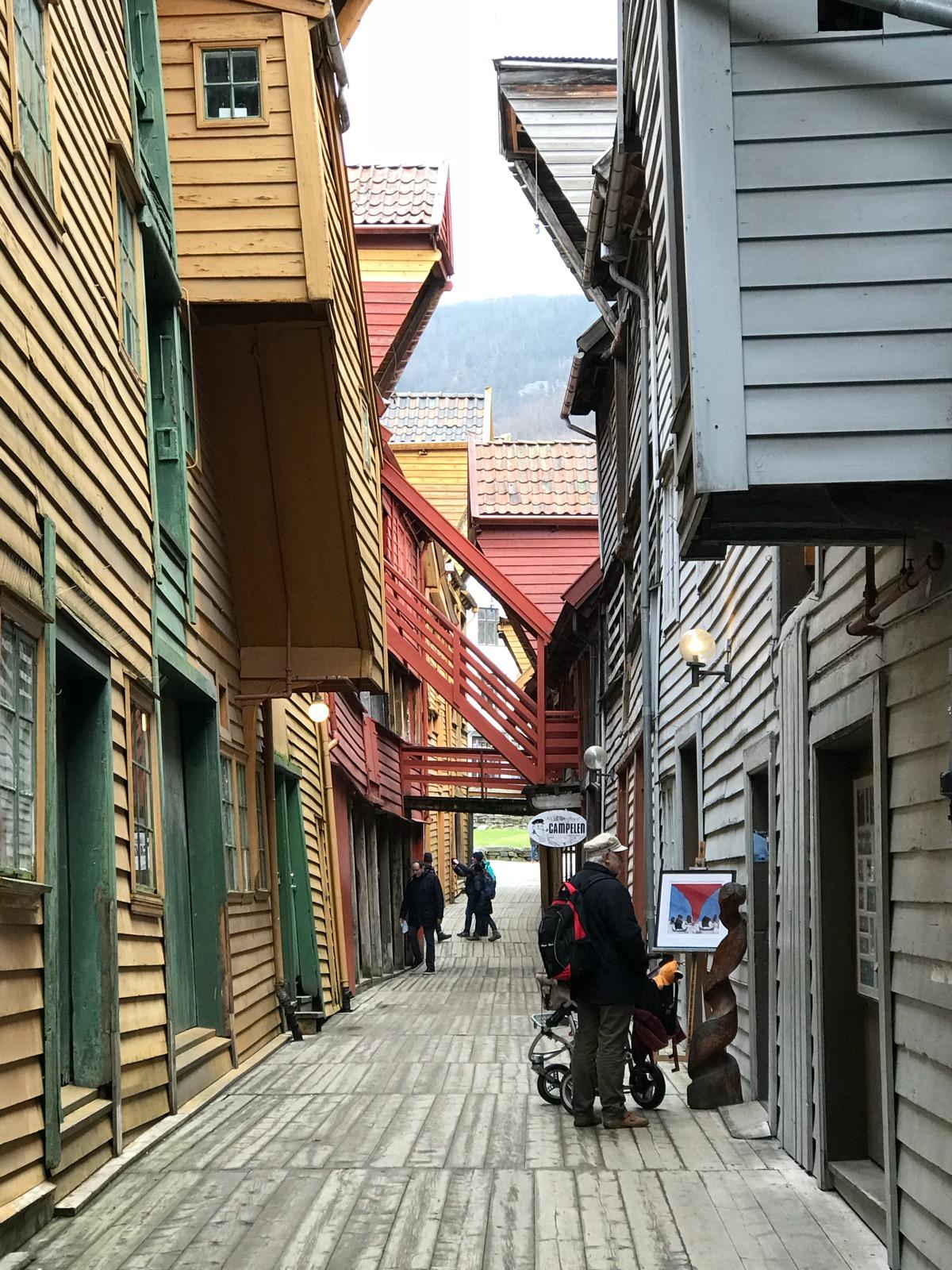 Bryggen in Bergen als Kulturhöhepunkt der Route